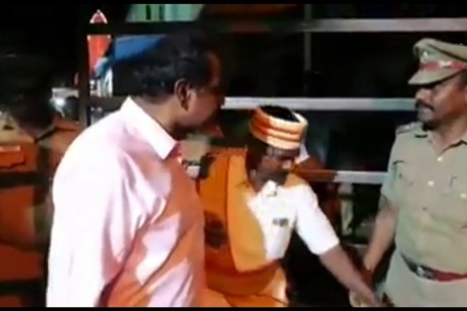 Tamil Nadu collector, colector threatening police officer video, VIP gate at the Varadaraja Perumal Temple, Inspector Ramesh from Tiruvallur