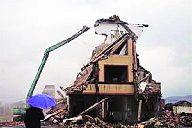 The Cabinet meeting, chaired by chief minister Pinarayi Vijayan, decided that the state government should sue the defaulting builders and make sure that the flat-owners are compensated.