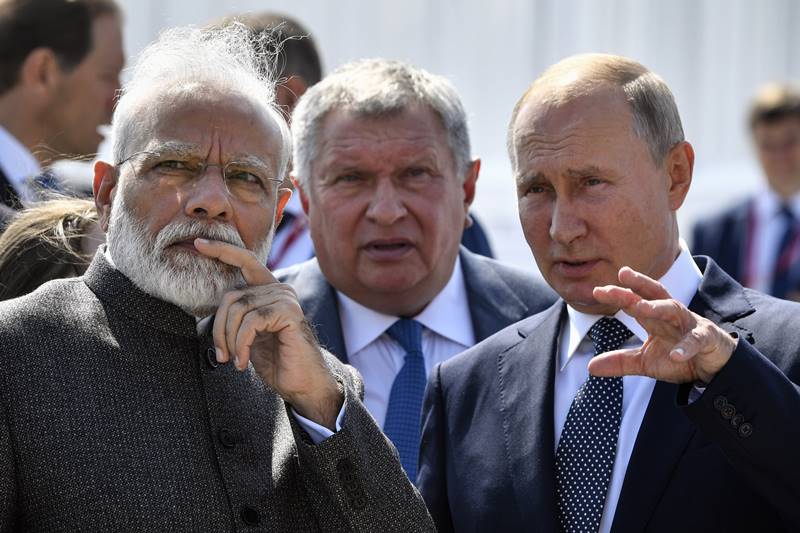 modi in russia, modi in russia tour, modi, modi news, Eastern Economic Forum, Vladivostok, Vladimir Putin, Putin, modi meets putin, india, russia