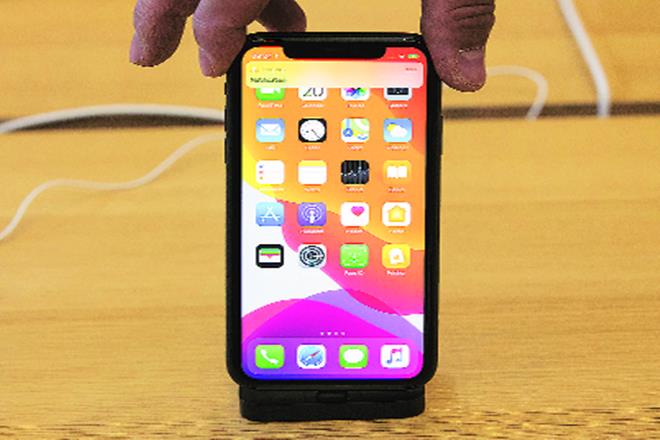 The iPhone 11 is also a good handycam replacement because you can shoot 4K at 60FPS using both the lenses and this ability to switch to ultra-wide for video is seamless.