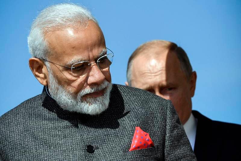 modi in russia, modi in russia tour, modi, modi news, Eastern Economic Forum, Vladivostok, Vladimir Putin, Putin, modi meets putin, india, russia