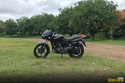 Bajaj Pulsar 125 Neon review: 125cc engine, proven bodywork = Brilliant motorcycle!