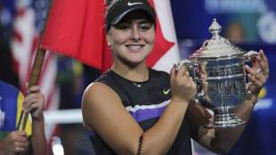 Bianca Andreescu beats Serena Williams