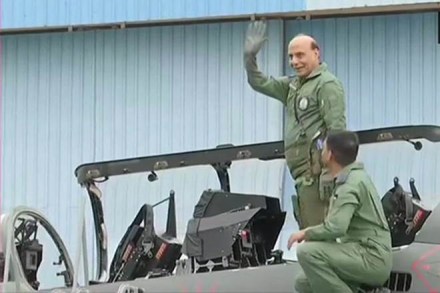 Rajnath Singh, Rajnath Singh flies Tejas, Defence Minister, light combat aircraft , HAL, Light Combat Aircraft, MiG-21 Bison aircraft, DRDO Rajnath Singh, Rajnath Singh flies Tejas, Defence Minister, light combat aircraft , HAL, Light Combat Aircraft, MiG-21 Bison aircraft, DRDO
