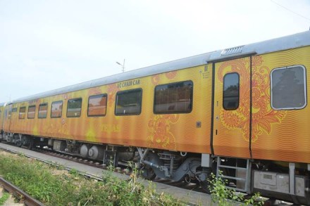 tejas express, tejas express delhi to lucknow