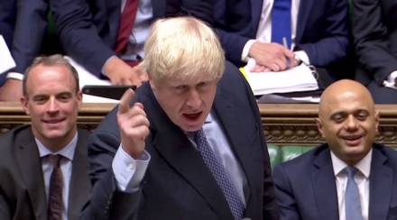 The prospect that Britain will have to accept imports of chlorine-washed chicken from the US in any trade deal between the two has become a symbol of what remainers say will be a weak negotiating position after Brexit.
Pence, who laughed, said the United States supported Britain's decision to leave the EU. (Reuters)
