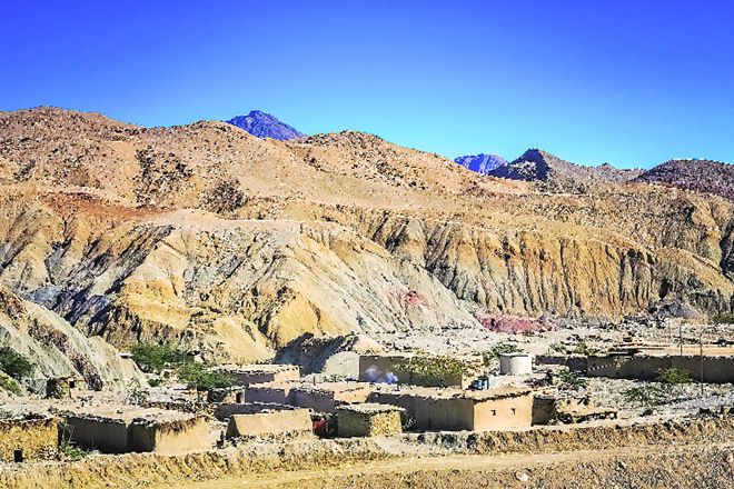  The volume under review is the third in recent years and follows the widely acclaimed Pakistan: Courting the Abyss and Pakistan: At the Helm.