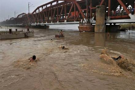 uttar pradesh, Flood water, district jail, up flood, uttar pradesh flood