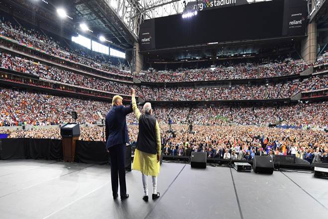 Hey Modi Howdy Modi HIGHLIGHTS: Modi-Trump chemistry in full display, President ...