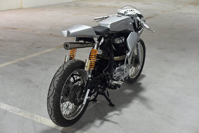 Modified Royal Enfield Continental GT: Hand-crafted bodywork and a helmet visor for a windshield