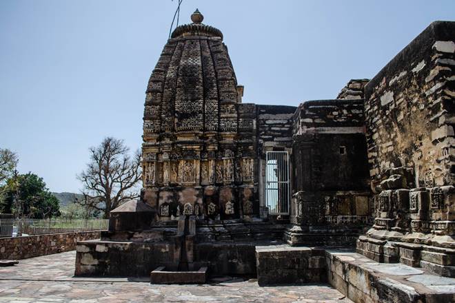 Neelkanth temple, alwar, rajasthan tourism, sariska tiger reserve, shantinath jain temple, mughal Aurangzeb