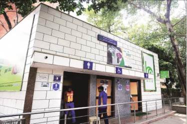 Swachh Bharat, Condition of public toilets, Swachh Bharat Abhiyan, Chandni Chowk, urban public toilets, Restrooms toilets, open defecation, Swachh Bharat Mission, public washroom