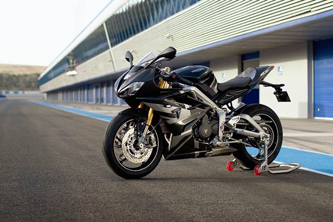 If you're looking for a middle-weight supersport, you must wait for this one. The Daytona is back and this time, it's powered by a Moto2 engine. It is pretty much a road-legal Moto2 rave bike with 130 hp and 80 Nm. Being a limited edition model, only 1,530 units of the Daytona 765 Moto2 will be made and it is unclear as of now as to how many of these will make it to India.
