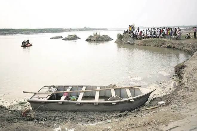 "Many of those riding the boat either swam to safety or were rescued by onlookers. About two dozen people are yet to be traced ... professional divers have been deployed for the purpose," he added. (Representational image)