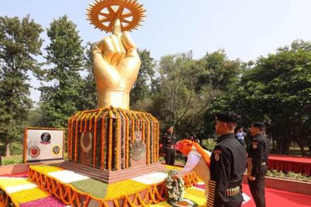 Home Minister Amit Shah paid tributes to valiant martyrs on 35th Raising Day of National Security Guard today (Twitter image) Home Minister Amit Shah paid tributes to valiant martyrs on 35th Raising Day of National Security Guard today (Twitter image)