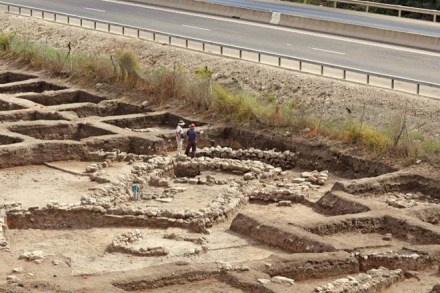 Ancient city, excavation of Ancient city, 5000 year old city, Israel, remains of ancient city, archaeology, excavation, Israel Antiquities Authority, ancient city in Israel,