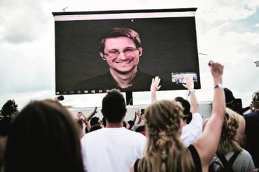 Permanent Record Edward Snowden, where is Edward Snowden, who is Edward Snowden, wikileaks, julian assange, NSA, surveillance, right to privacy