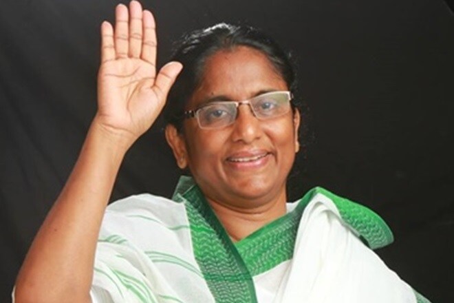 Kerala Punthana, Congress, PWD minister G Sudhakaran, Congress UDF kerala, Mahila Morcha Kerala, Shanimol Usman Kerala, Senior Congress leader V M Sudheeran, Public Works Department, Eramallur Ezhupunna Road, Alappuzha