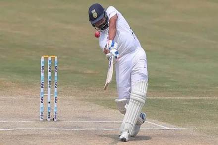 The 32-year-old stylish right-hander also broke the record for most sixes in a Test with 13 hits over the fence, surpassing Pakistan great Wasim Akram who smashed 12 in a game against Zimbabwe in 1996.