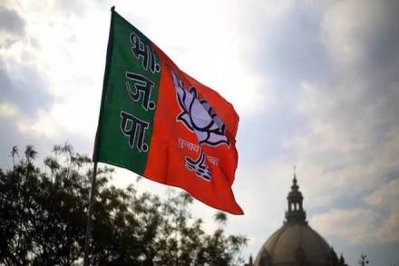 Addressing a public meeting, the SAD chief had said there was a "misconception" that there was a pro-BJP wave in Haryana and had asserted that the saffron party would not win a single seat in Sirsa and Fatehabad.