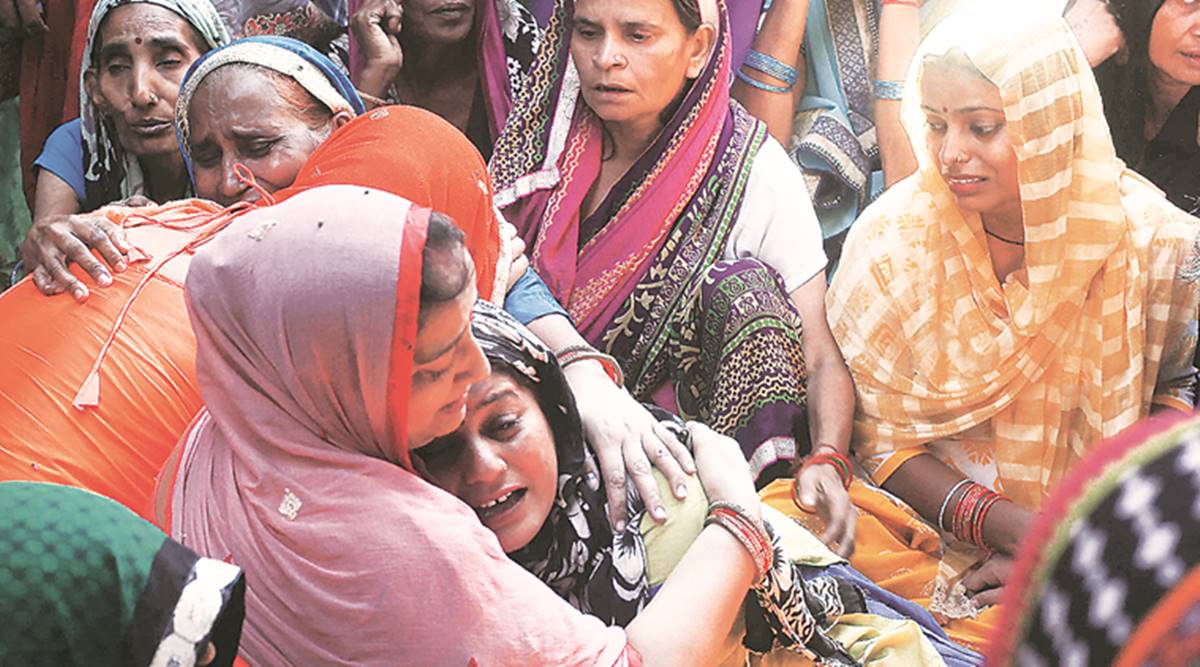 Air pollution, Delhi govt, deduct salary, negligent official, PWD, construction waste, demolition waste, garbage, 