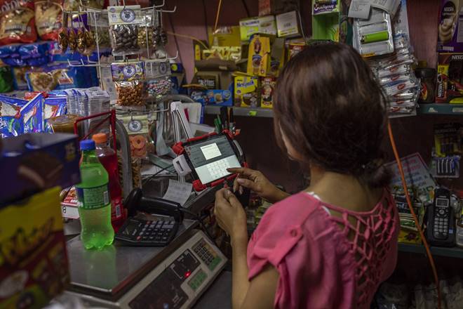 digital payment, digital transaction, cash, UPI, NEFT, card payments, RTGS, shopping via card