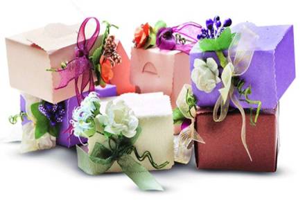 Diwali, Diwali gifts, what to gift this Diwali, new gadgets, list of latest gadgets, Diwali gift list, gift health and wellness, Fitness band, Alkaline water, Online dietician subscription, Healthy snack hamper, herbal tea box
