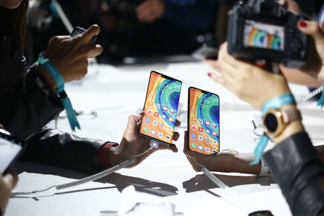 Fresh troubles for Huawei: Its Mate 30 phones lose bootleg access to Google apps Fresh troubles for Huawei: Its Mate 30 phones lose bootleg access to Google apps