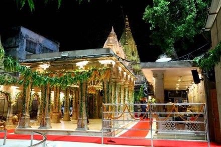 Kashi Vishwanath temple, Kashi Vishwanath Corridor, Baba Vishwanath jyotirlinga, Varanasi temple, Benaras news, Vishal Singh CEO, Milk for abhishek, milk banned in vishwanath temple