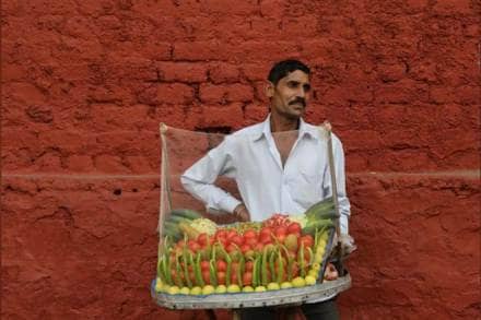 street vendors in delhi, hawkers in delhi arvind kejriwal, Town Vending Committees, Delhi government, Street Vendors Act, vending certificates, street vendors