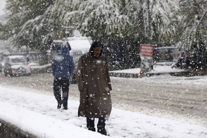 snowfall in kashmir, snowfall in kashmir 2019, kashmir receives fresh snowfall, kashmir valley receives fresh snowfall, kashmir news, kashmir issue, snowfall images