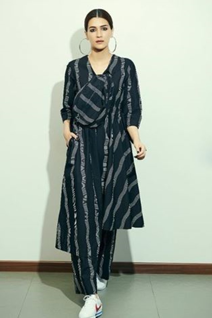 The market valuation of Tata Consultancy Services (TCS) jumped Rs 28,893.36 crore to Rs 8,26,293.87 crore. The market valuation of Tata Consultancy Services (TCS) jumped Rs 28,893.36 crore to Rs 8,26,293.87 crore.