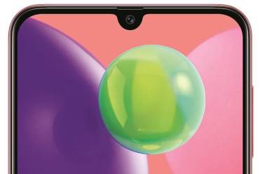 The 8MP Ultra-Wide camera, with its 123 degree viewing angle simulating human sight, allows users to capture the world as they see it, while the 5MP Live Focus lens allows for great Bokeh shots.