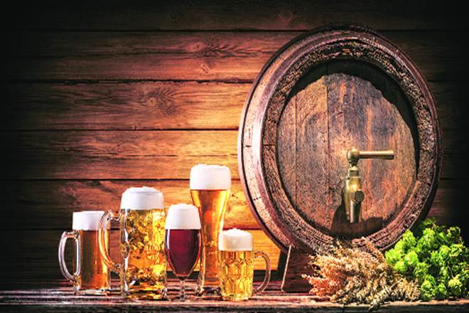 Even abroad, few beers dare to change the standard packaging format from 330ml and in India we have the odd 650ml bottle too. Even abroad, few beers dare to change the standard packaging format from 330ml and in India we have the odd 650ml bottle too.
