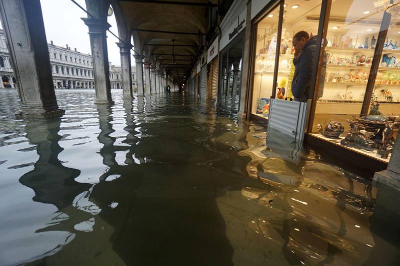 venice italy, venice flood, venice italy weather, venice italy pictures, venice italy map, venice italy images, venice flood gates, venice flood barrier, venice flood season, venice flood 2019, venice flood 1966