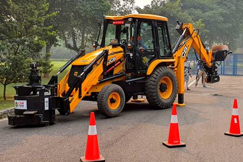 JCB showcases its new pothole filling machine: Promises quick road repair