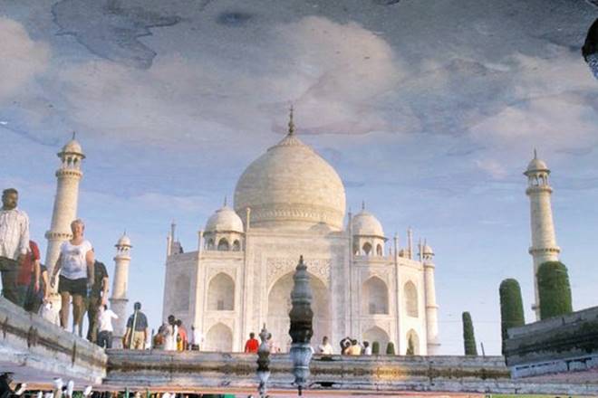 Taj Mahal, number of Taj Mahal visitors, how many tourists visit Taj Mahal, Revenue earned from the Taj Mahal, Taj Mahal money, pollution Taj Mahal