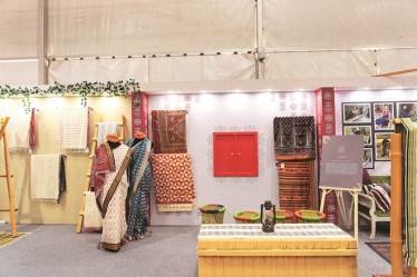 fashion industry, handloom, artisans, handloom fashion, Odisha, Assam, Nagaland, eri, muga silk, Odisha, Assam, Loin Loom, Maniabandha artisan, handloom saree, handloom fabric, handloom shop