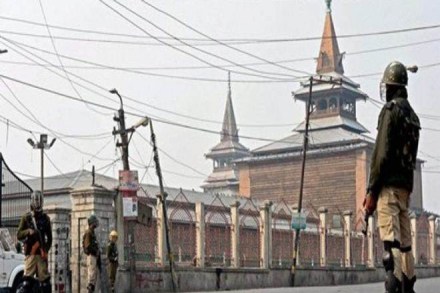 J&K situation, congregational prayers, Srinagar, srinagar Jamia Masjid, Kashmir Valley, Article 370, Farooq Abdullah, Public Safety Act, Civil Lines