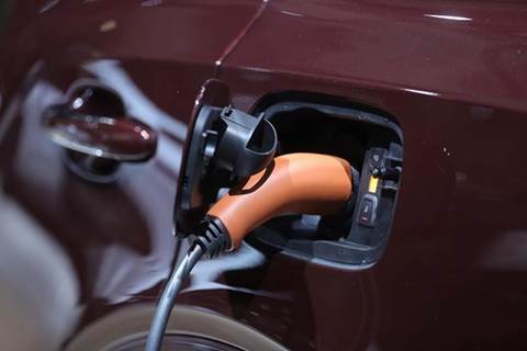 480 km range in just 10 minutes of charge! New electric car battery that could be charged even faster