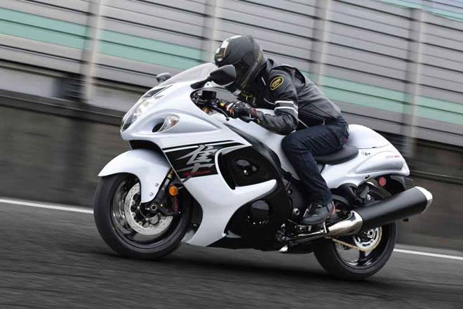When we say 'top 5 fastest bikes in 2019', we're not listing them necessarily to make you choose and hope you'll use your November salary to buy one of them. But ever get in an argument with a friend over which is the fastest? If you end up chanting Hayabusa every single time, you need a 2019 update. So, here are the top five fastest production motorcycles in the world. (Pictured here is a 2017 Suzuki Hayabusa)