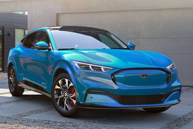 Ford Mustang electric SUV Mach-E breaks cover, upto 482 km range on single charge, know price and power detail