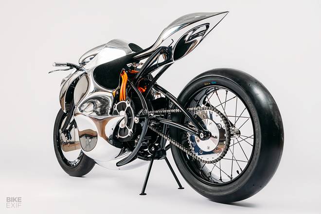 The wheels were custom made for this project by Stephen Hood at Vintage Rims in Australia. There are seven battery packs spread around the bike, concealed behind the sculptured aluminum. A play between form and function, the Stingray oozes of quality fit & finish and clever detailing that add to its jaw-dropping looks. (Source: Bikeexif)