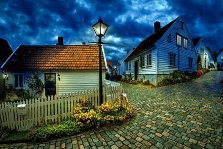 Buying property on loan: Is it wise/ Check what expert says. Representational image Buying property on loan: Is it wise/ Check what expert says. Representational image