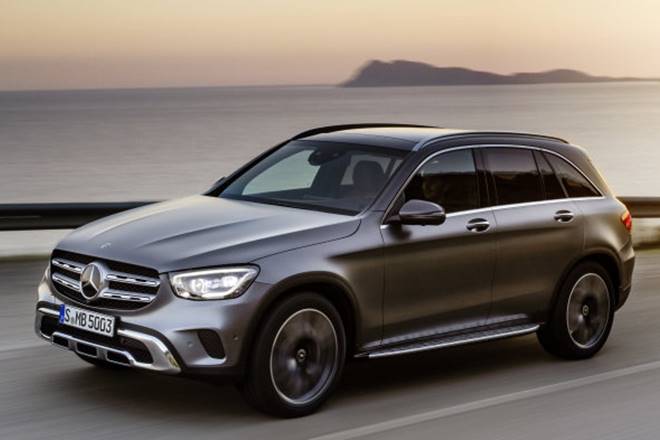 Krishan Kohli, Business Head -Vehicle Dynamics BU, Continental Automotive India 2. Mr. Thomas Laudes, Managing Director, Continental Automotive Brake Systems India Ltd