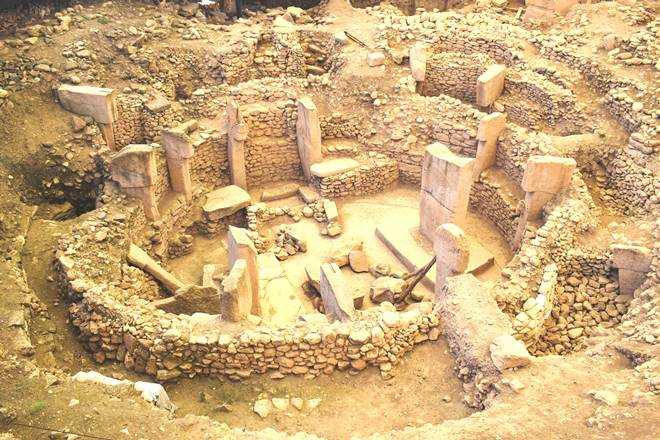 oldest temple in the world, turkey tourism, Göbekli Tepe in Turkey, neolithic temple, pre-historic humans, pre-historic religion oldest temple in the world, turkey tourism, Göbekli Tepe in Turkey, neolithic temple, pre-historic humans, pre-historic religion