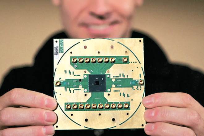 Quantum computing, top gear,Intel Lab,  cryogenic control chip