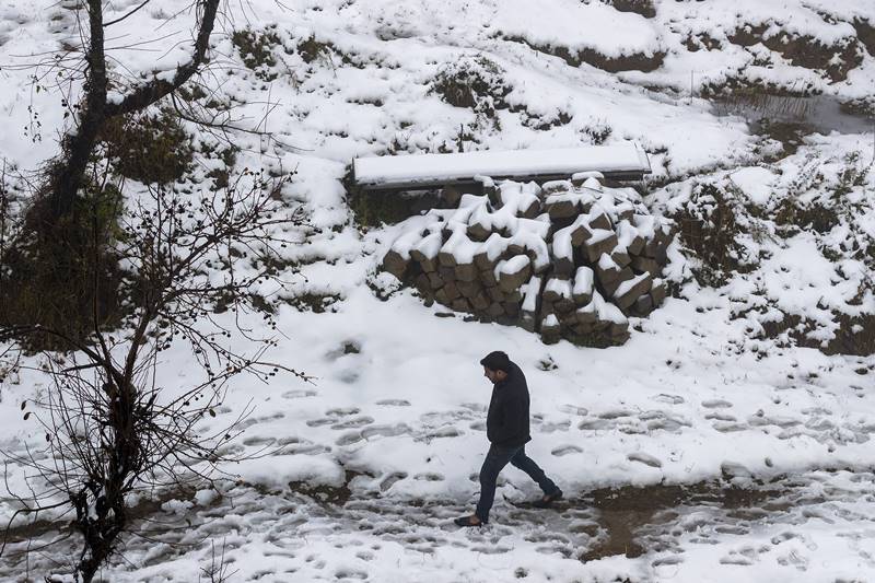 snowfall, snowfall in india, snowfall in shimla, snowfall in nainital, snowfall in manali, snowfall in himachal, snowfall today, snowfall in dalhousie, shimla snowfall, kashmir weather