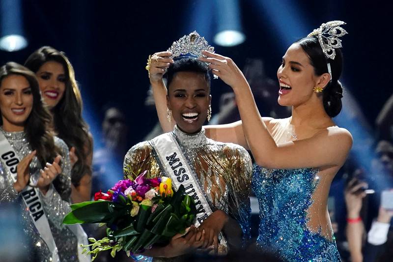 miss universe 2019 winner, miss universe 2019, miss universe 2019 winner name, miss universe 2019 winner name and country, miss universe 2019 winner and runner up, zozibini tunzi miss universe, zozibini tunzi