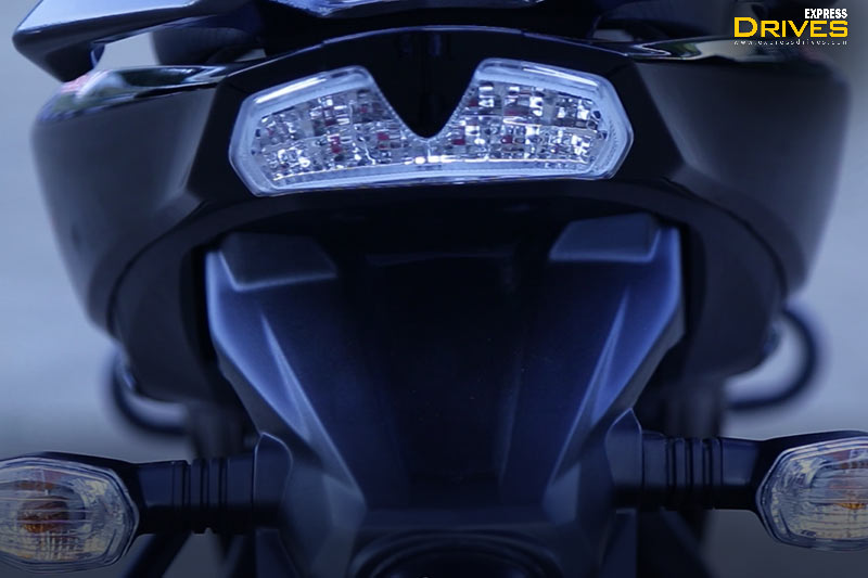 The tail end section on the new 2020 model remains unchanged. Also, the fuel tank, side panels and even the exhaust set up are the same as the previous BS4 model.